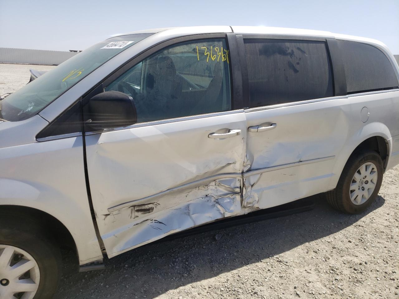 Photo 9 from auction – 2010 CHRYSLER TOWN & COU with VIN 2A4RR4DE1AR213681