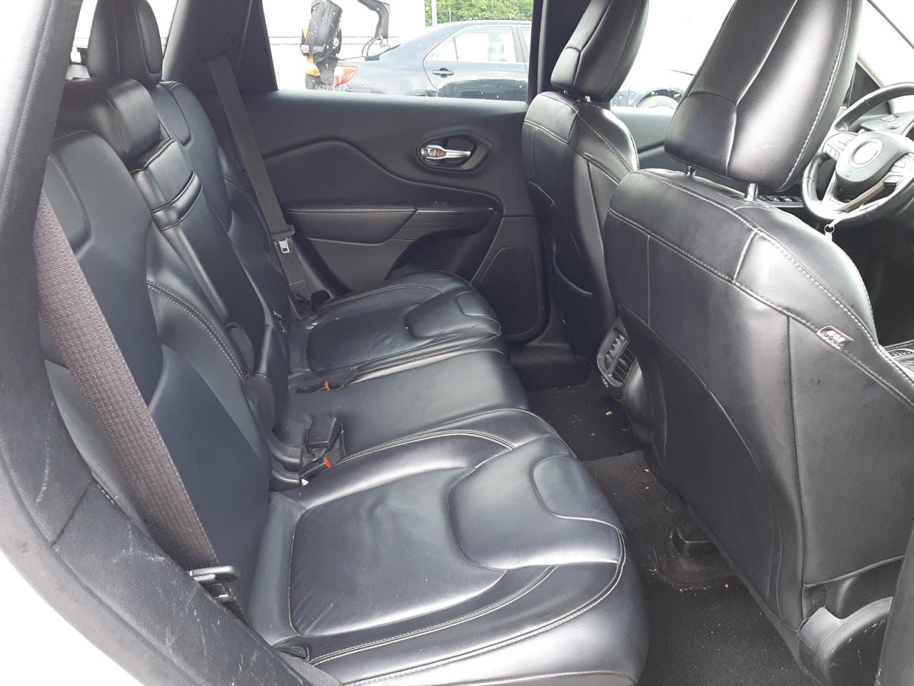 Photo 6 from auction – 2016 JEEP CHEROKEE L with VIN 1C4PJLDB1GW200272