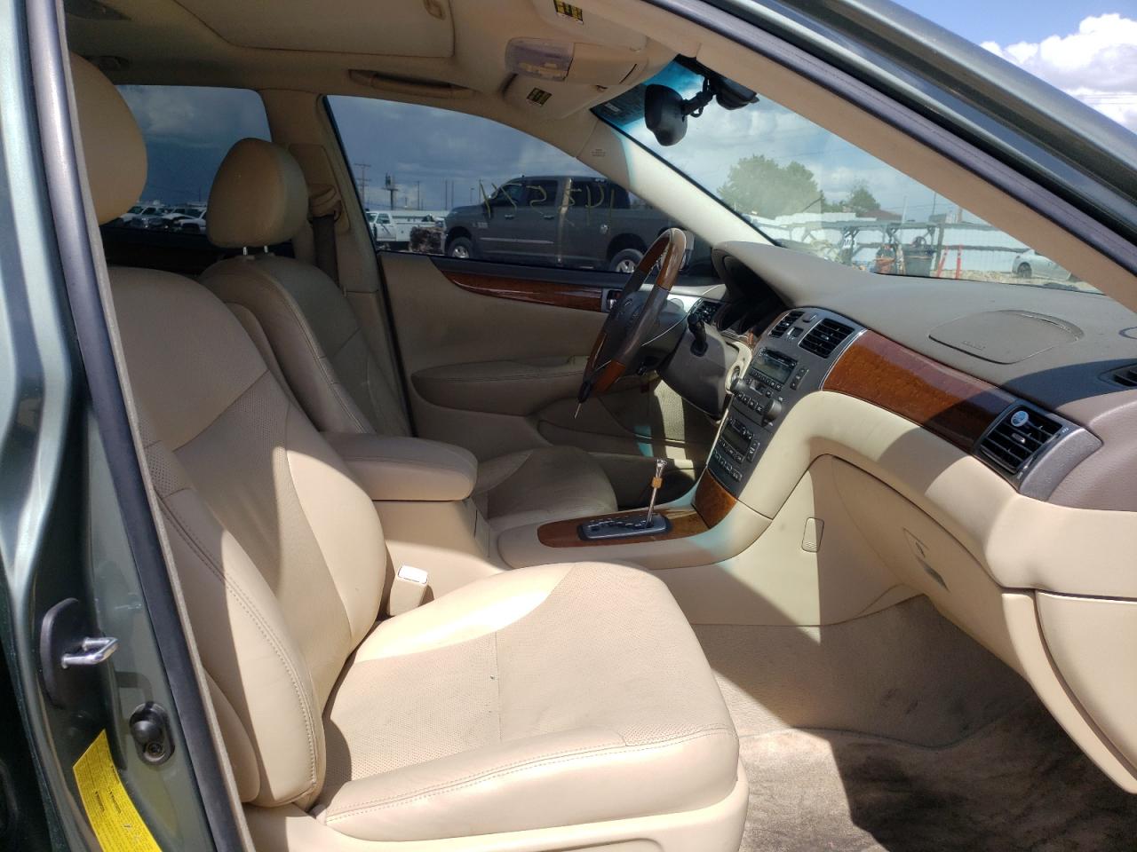 Photo 5 from auction – 2005 LEXUS ES 330 with VIN JTHBA30G455102785
