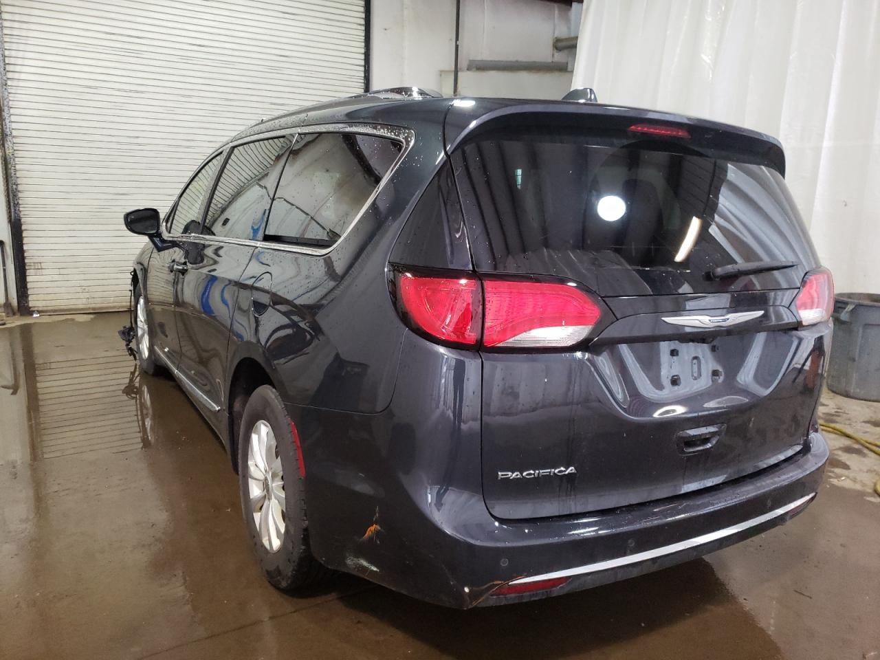Photo 3 from auction – 2019 CHRYSLER PACIFICA T with VIN 2C4RC1BG1KR589017
