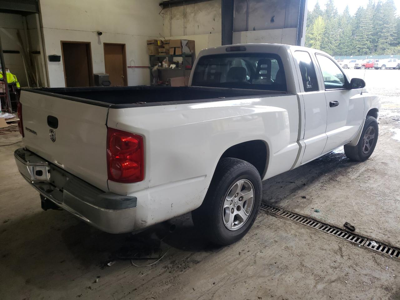 Photo 4 from auction – 2005 DODGE DAKOTA ST with VIN 1D7HE22K85S138868
