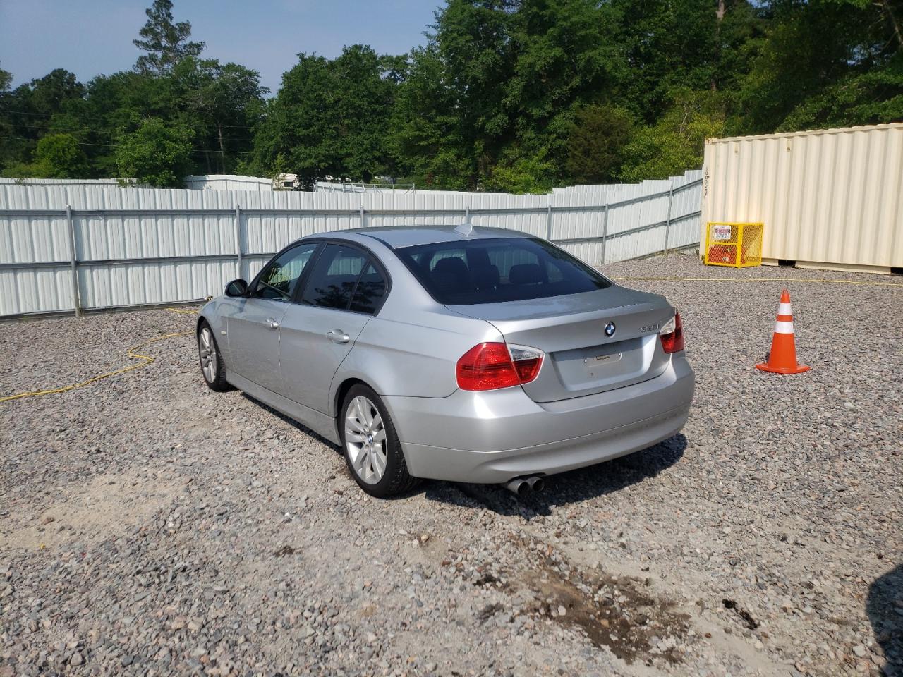 Photo 3 from auction – 2006 BMW 325 I AUTO with VIN WBAVB17566NK39486