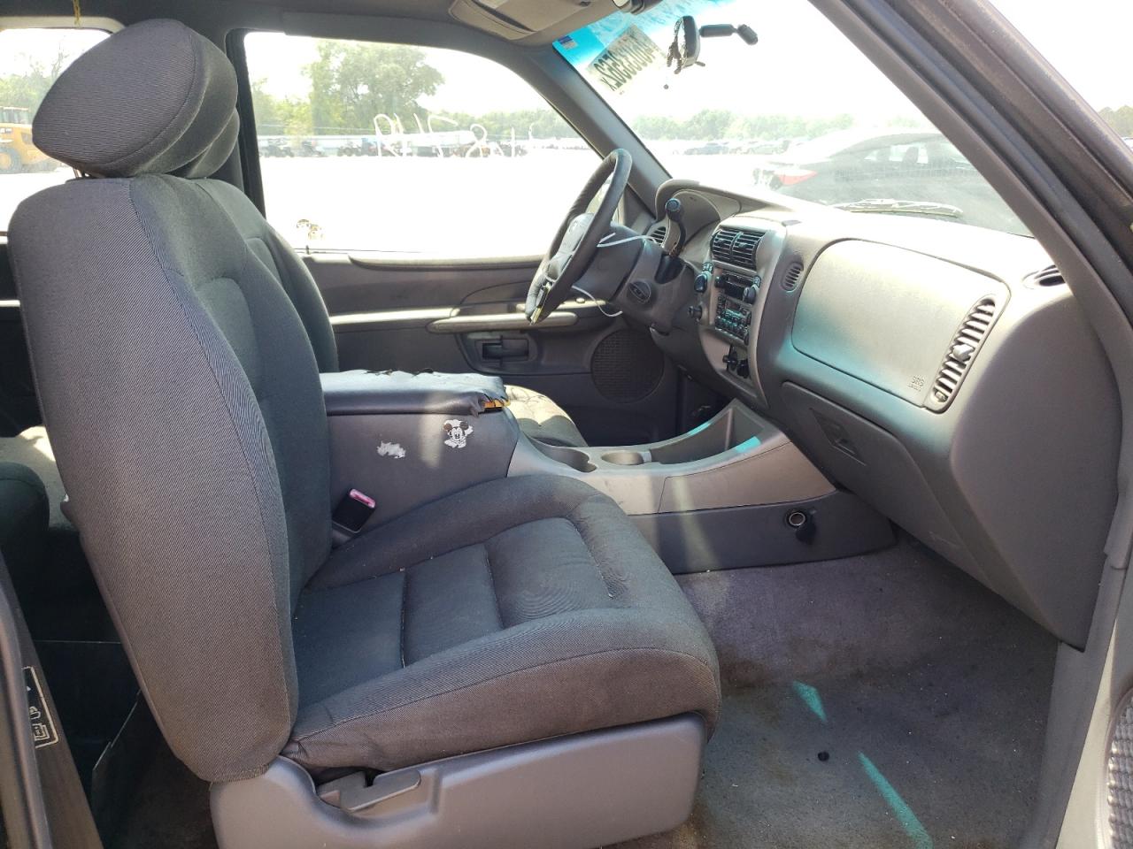 Photo 5 from auction – 2001 FORD EXPLORER S with VIN 1FMYU70E11UC40563