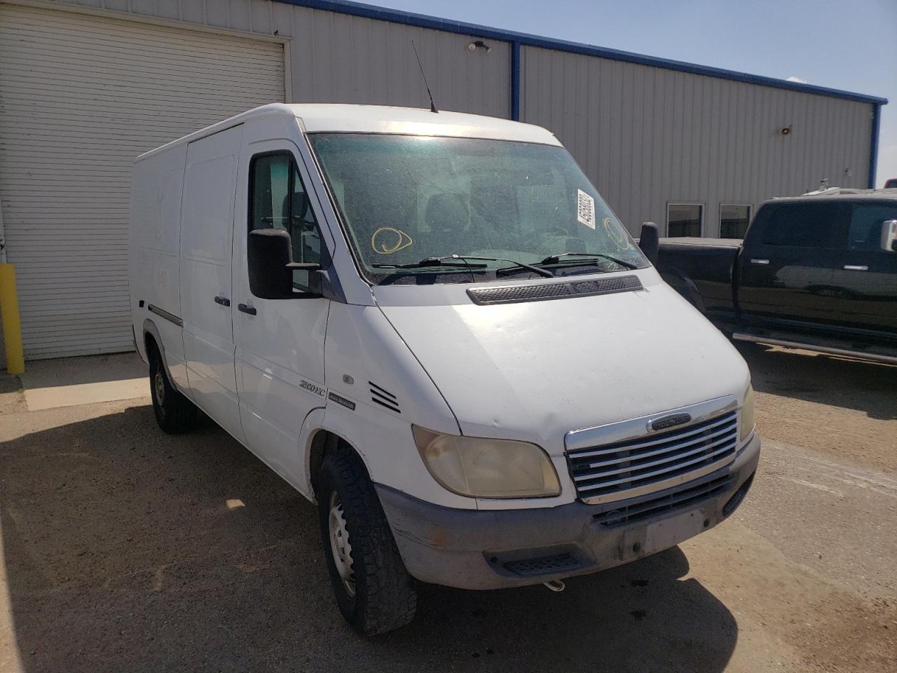 Photo 16 from auction – 2004 FREIGHTLINER VAN with VIN WD2PD643945597487