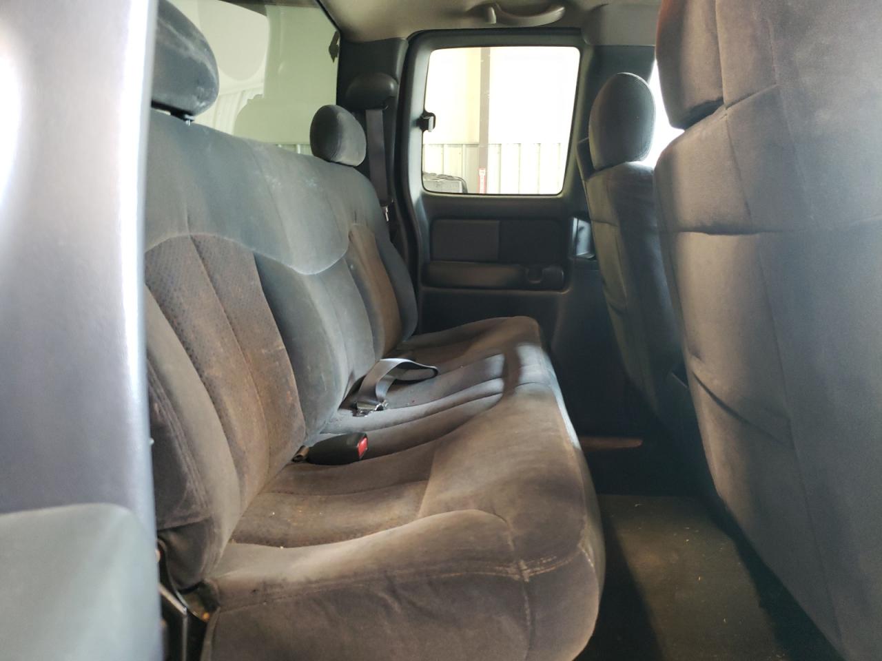 Photo 6 from auction – 2000 CHEVROLET SILVERADO with VIN 2GCEK19T4Y1361783