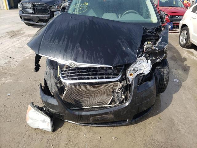 Photo 9 from auction – 2010 CHRYSLER TOWN & COU with VIN 2A4RR4DE2AR103111