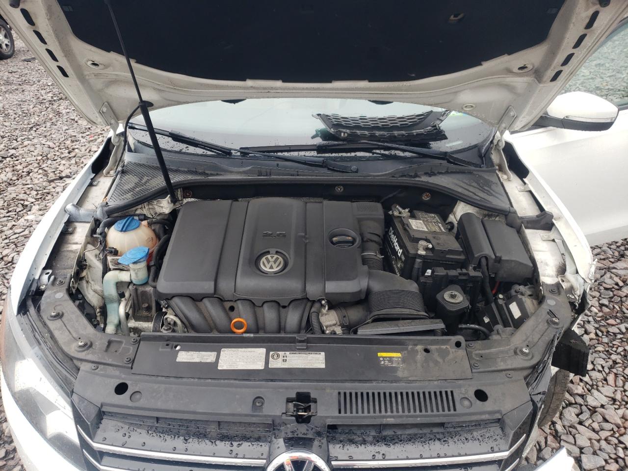 Photo 7 from auction – 2013 VOLKSWAGEN PASSAT S with VIN 1VWAP7A32DC133359
