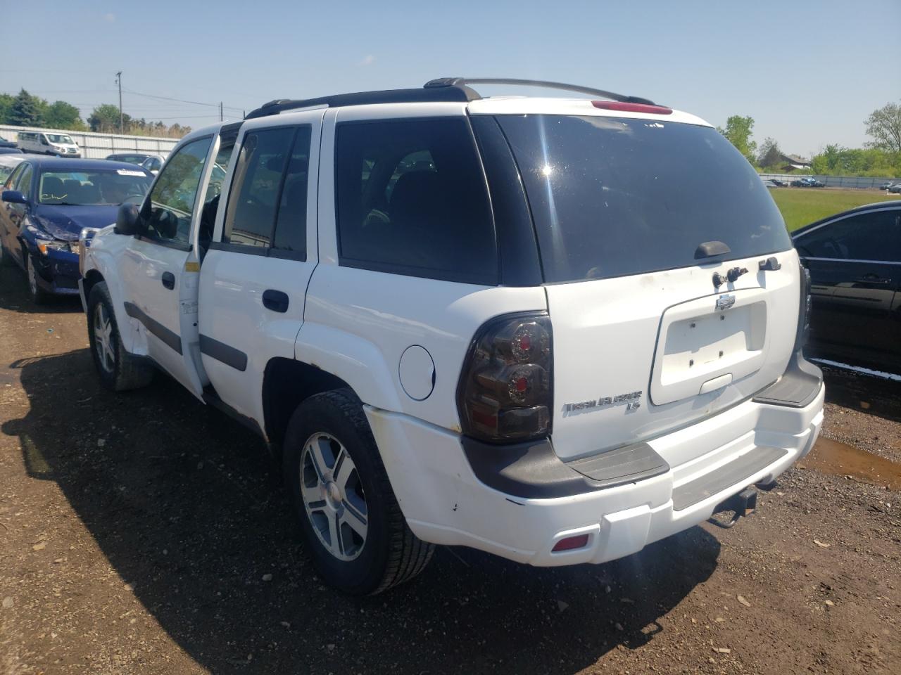 Photo 3 from auction – 2005 CHEVROLET TRAILBLAZE with VIN 1GNDT13S752197375