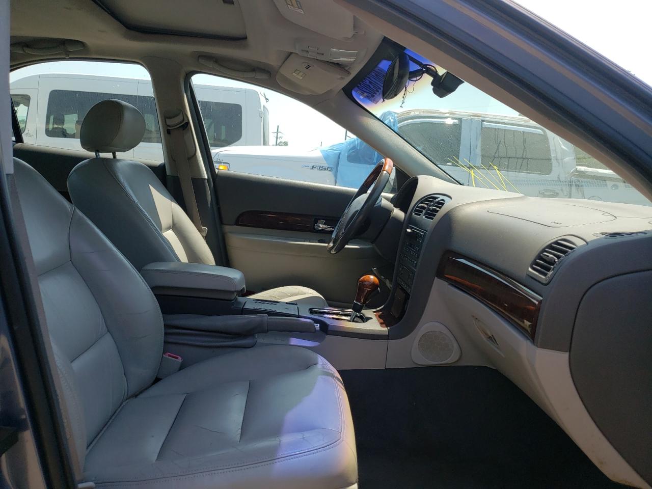 Photo 5 from auction – 2000 LINCOLN LS with VIN 1LNHM86S8YY793314