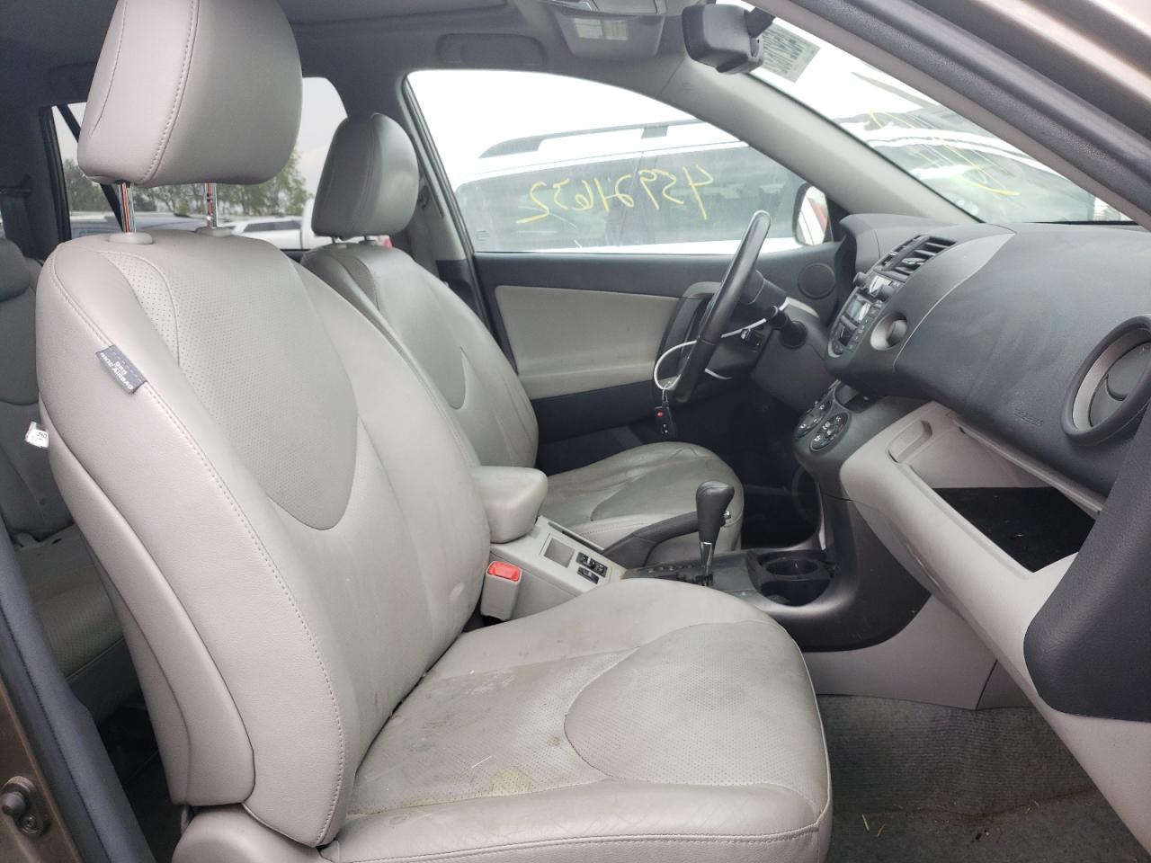 Photo 5 from auction – 2011 TOYOTA RAV4 LIMIT with VIN 2T3DK4DV9BW044246
