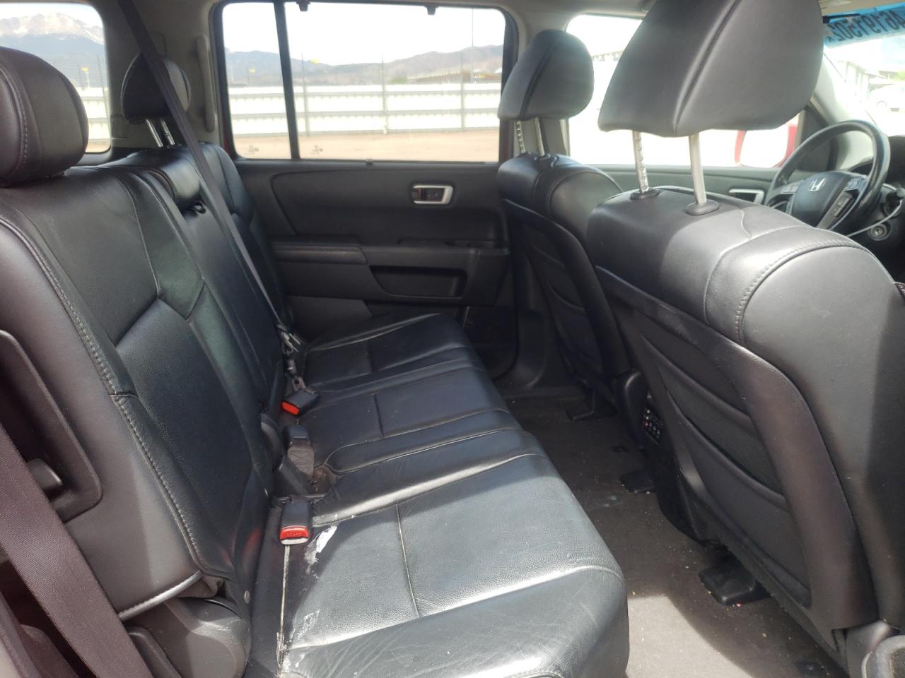 Photo 6 from auction – 2010 HONDA PILOT TOUR with VIN 5FNYF4H96AB005556