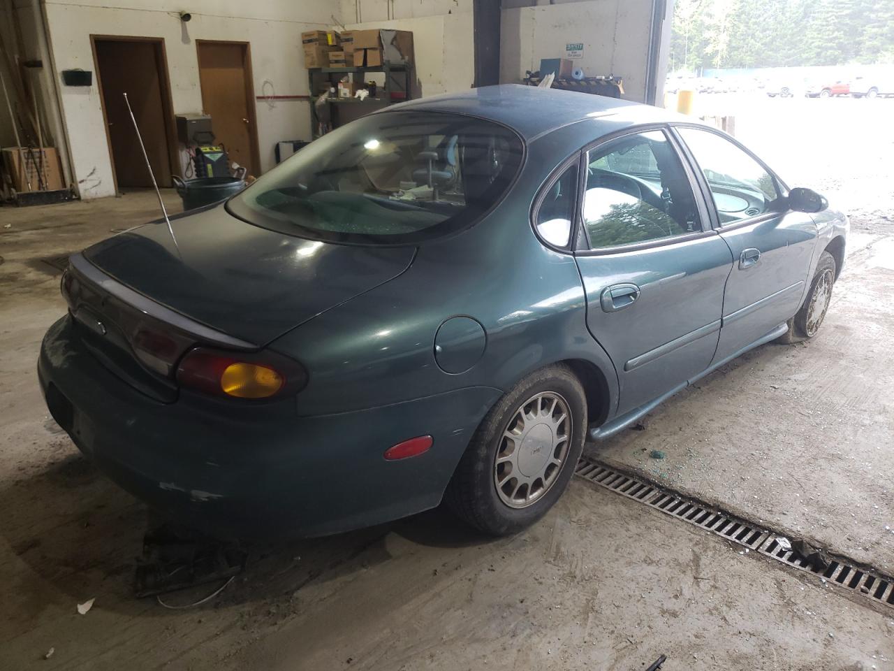 Photo 4 from auction – 1996 FORD TAURUS LX with VIN 1FALP53S3TG201816