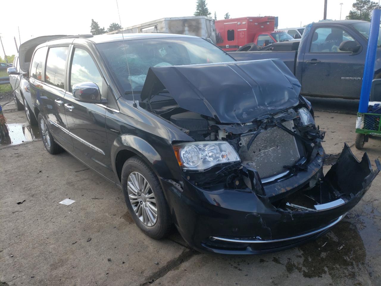 CHRYSLER TOWN & COU 2013 with VIN 2C4RC1CG5DR590222 - Photo from auction