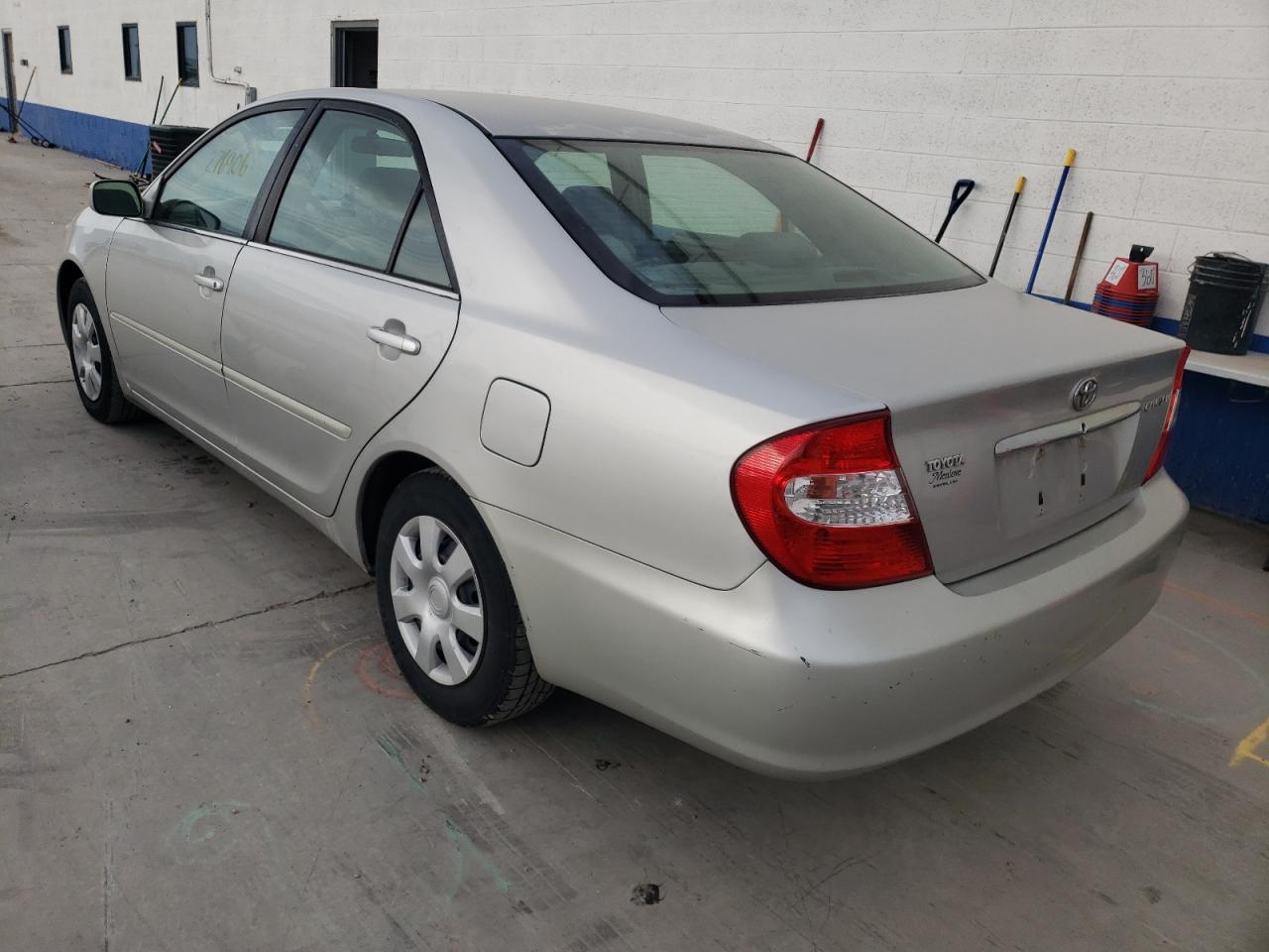 Photo 3 from auction – 2004 TOYOTA CAMRY LE with VIN 4T1BE32K94U335570