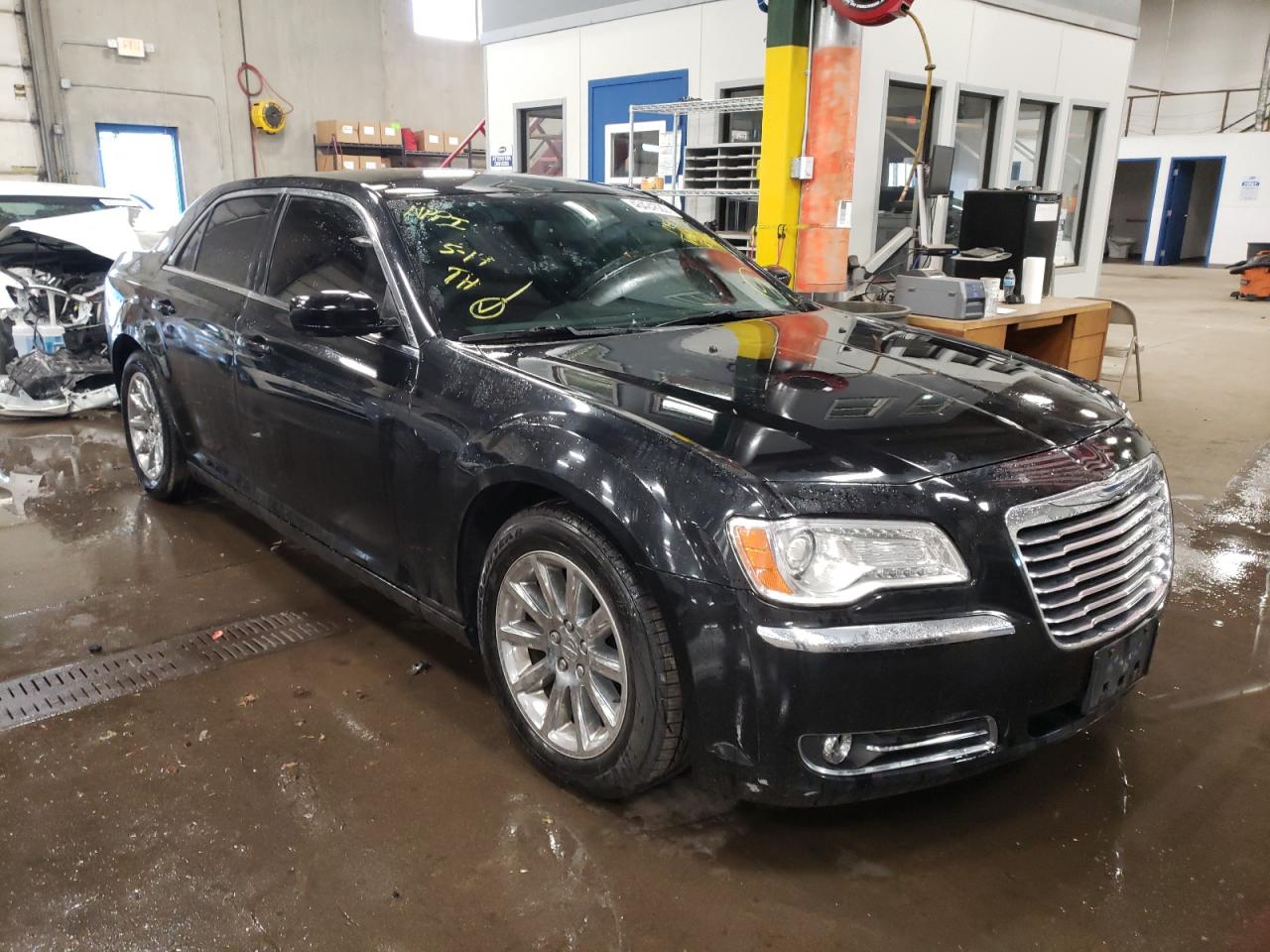 CHRYSLER 300 2014 with VIN 2C3CCAAG8EH340512 - Photo from auction