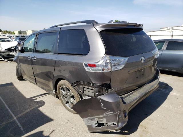 Photo 3 from auction – 2018 TOYOTA SIENNA SE with VIN 5TDXZ3DC1JS940459