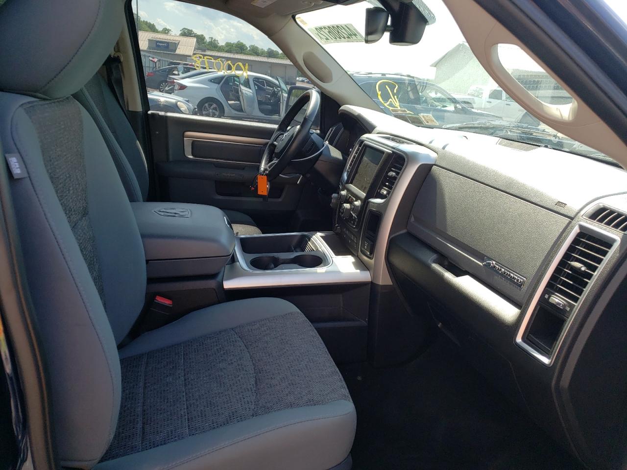 Photo 5 from auction – 2016 RAM 1500 SLT with VIN 3C6RR7LT2GG214643