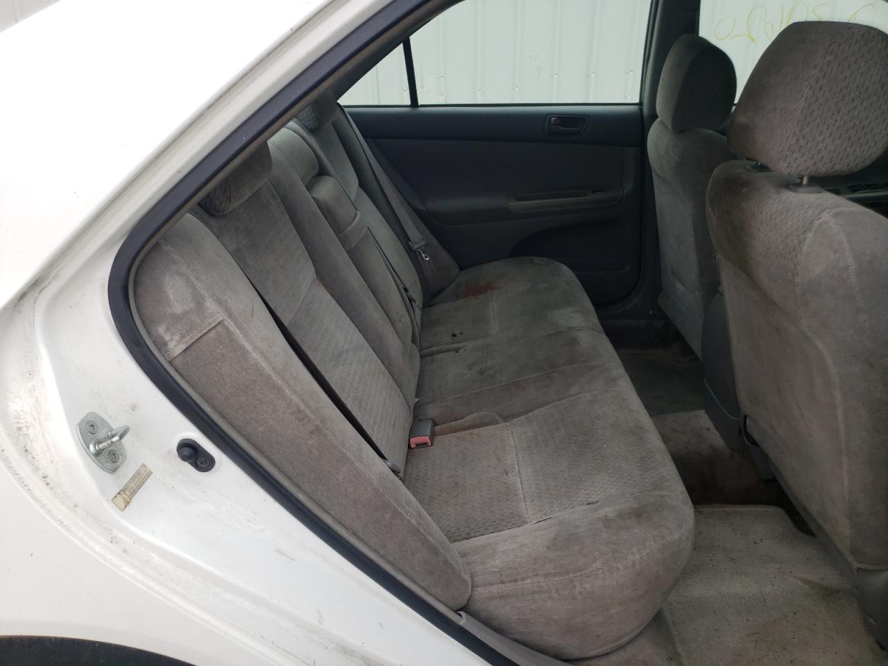 Photo 6 from auction – 2002 TOYOTA CAMRY LE with VIN 4T1BE32K32U014881