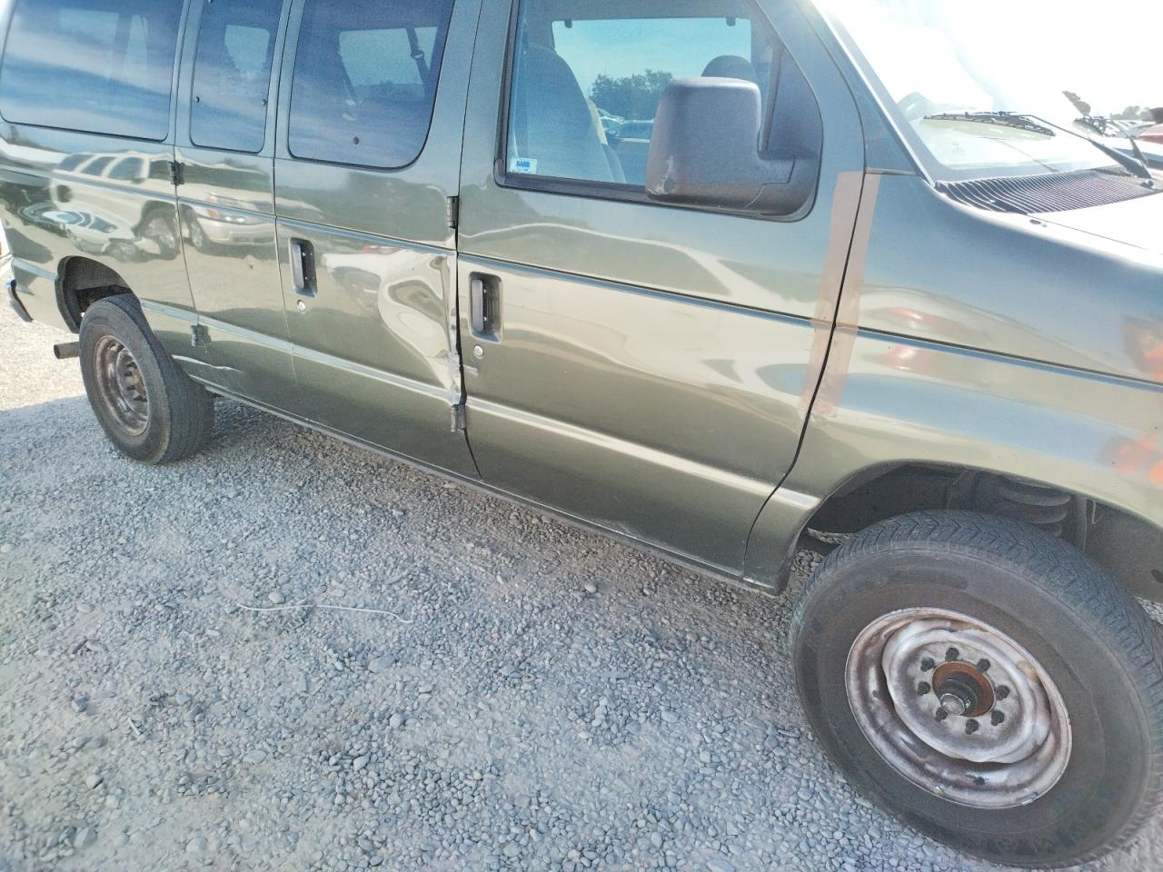 Photo 9 from auction – 2004 FORD ECONOLINE with VIN 1FBNE31L54HB09289
