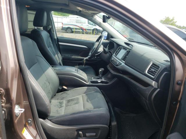Photo 5 from auction – 2019 TOYOTA HIGHLANDER with VIN 5TDJZRFH4KS723247