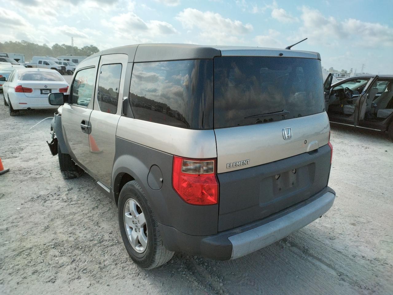 Photo 3 from auction – 2004 HONDA ELEMENT EX with VIN 5J6YH18644L016565