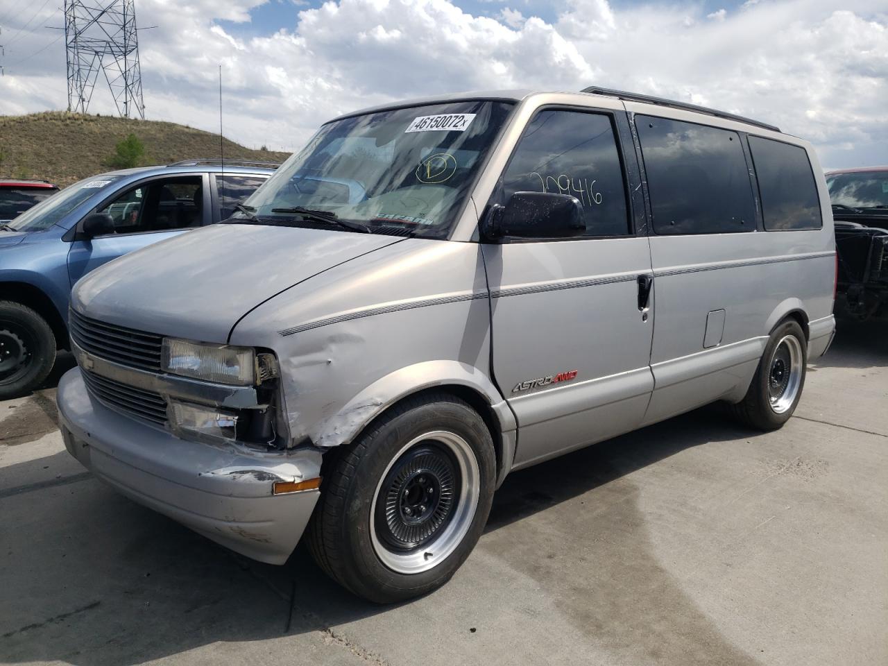 Photo 2 from auction – 1999 CHEVROLET ASTRO with VIN 1GNEL19W2XB170313