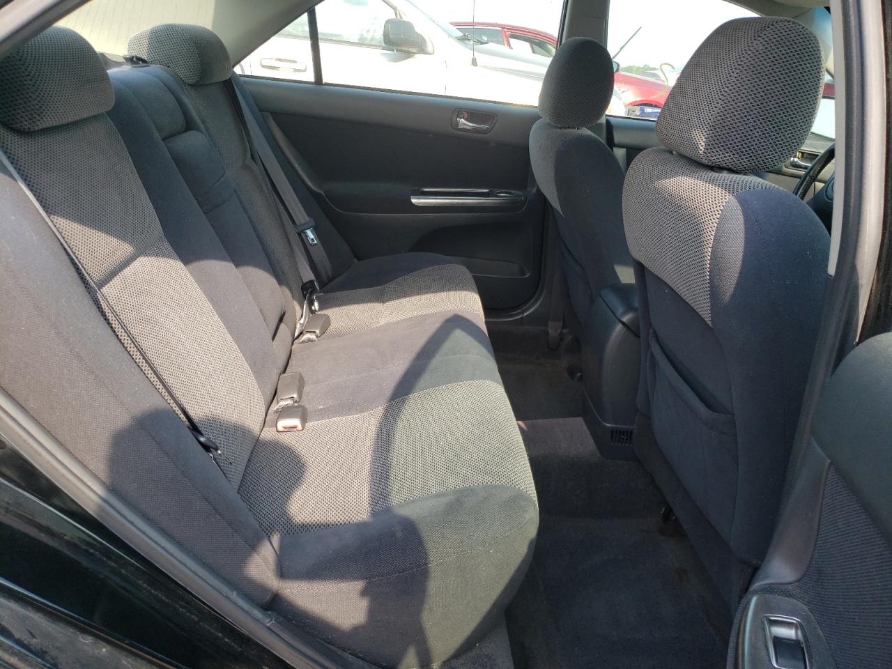 Photo 6 from auction – 2004 TOYOTA CAMRY LE with VIN 4T1BE32K34U289797