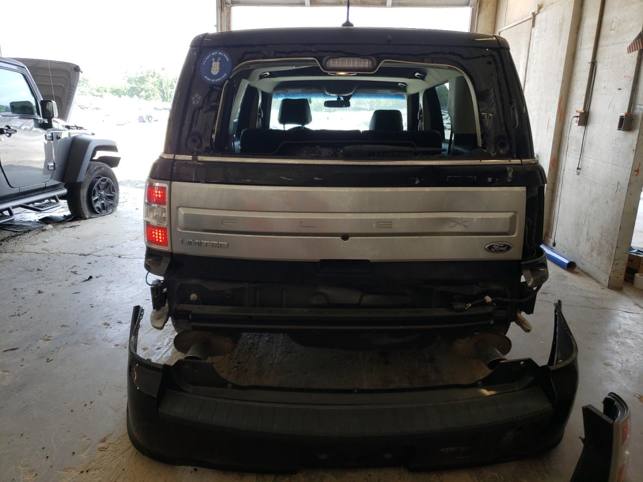 Photo 20 from auction – 2019 FORD FLEX LIMIT with VIN 2FMGK5D89KBA32111