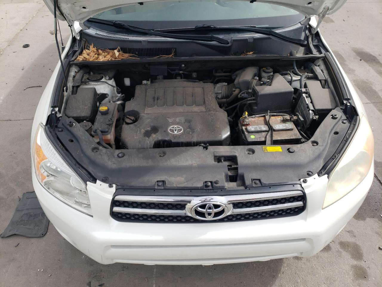 Photo 7 from auction – 2008 TOYOTA RAV4 LIMIT with VIN JTMBK31V585064693
