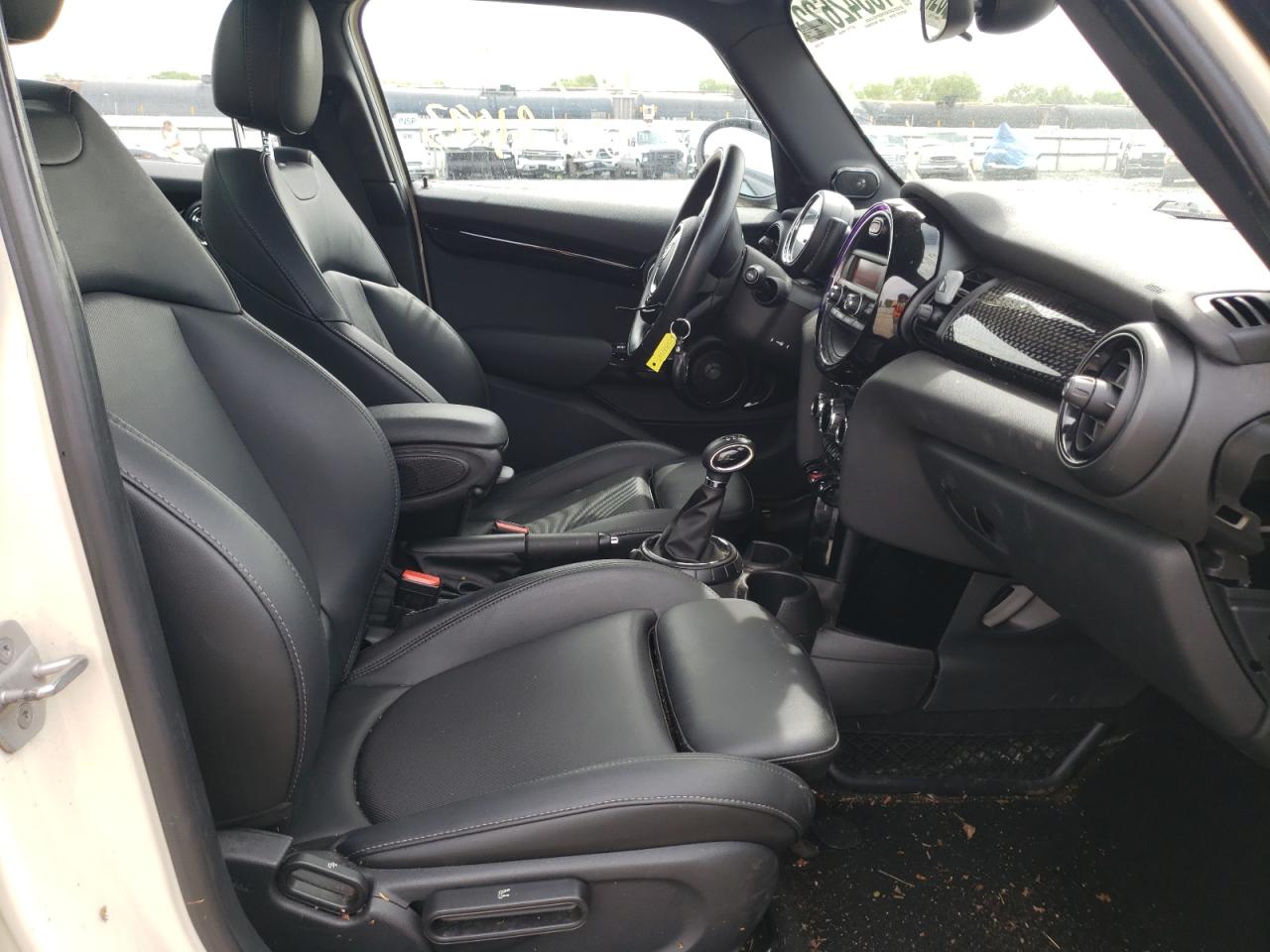 Photo 5 from auction – 2016 MINI COOPER S with VIN WMWXU3C56G2D31028