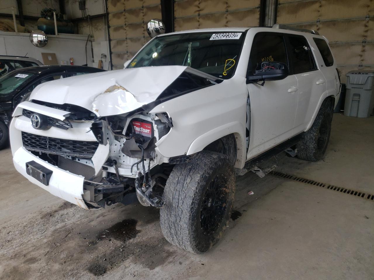 Photo 2 from auction – 2018 TOYOTA 4RUNNER SR with VIN JTEBU5JR8J5552465