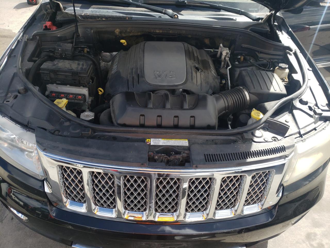 Photo 7 from auction – 2011 JEEP GRAND CHER with VIN 1J4RR6GT4BC660800