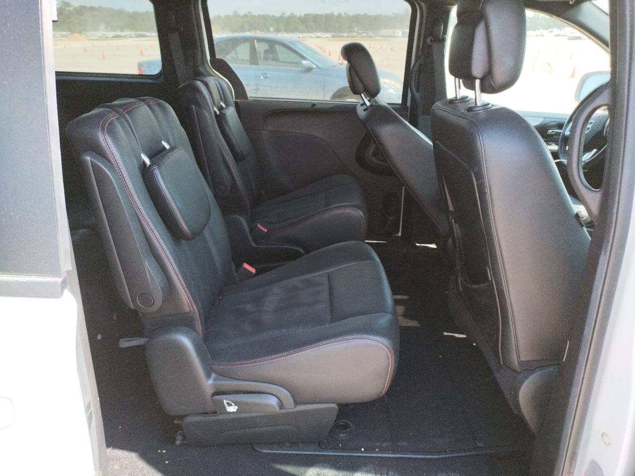 Фото 6 с аукциона – 2019 DODGE GRAND CARA с VIN 2C4RDGEG2KR769151