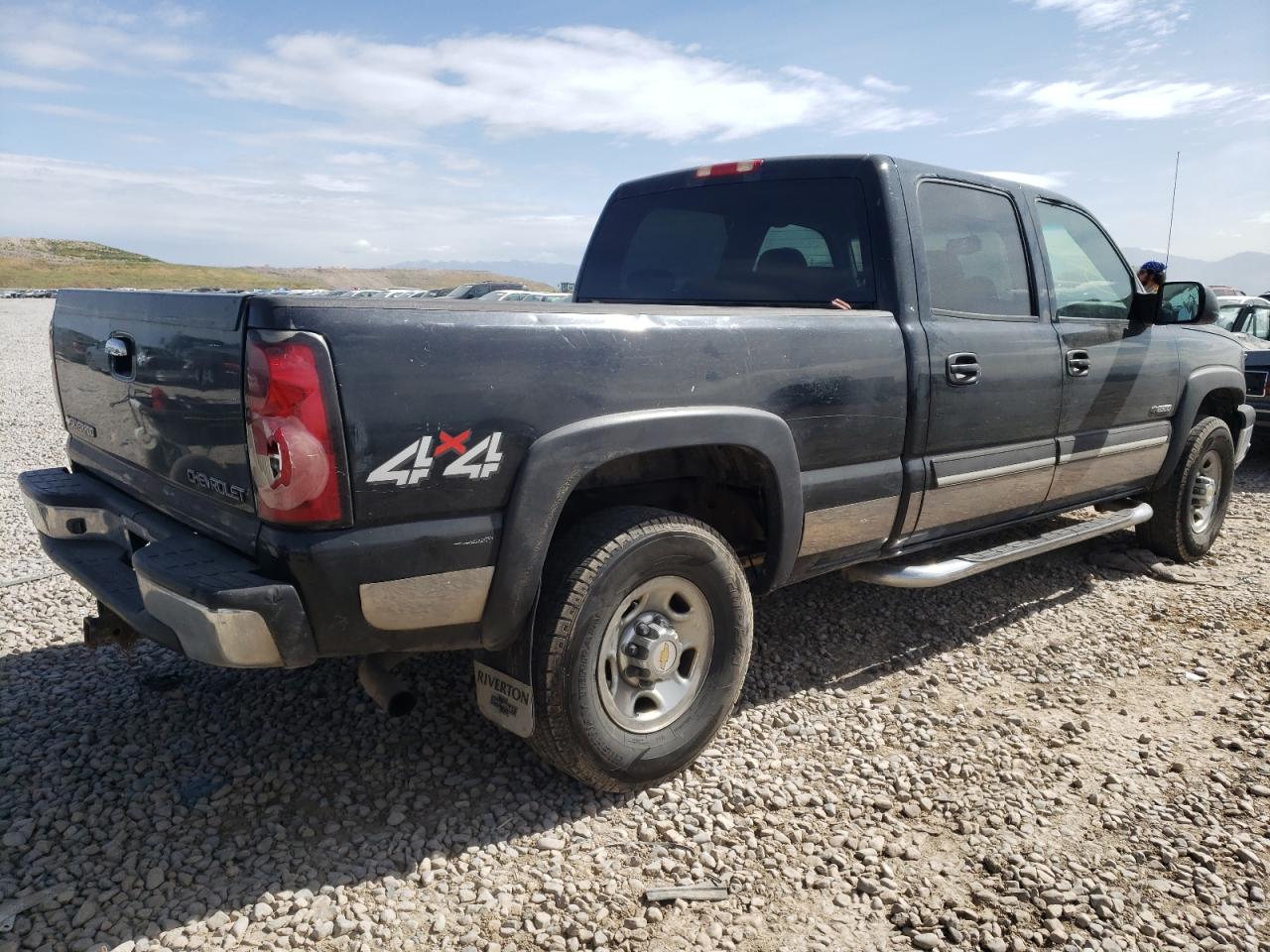 Photo 4 from auction – 2004 CHEVROLET SILVERADO with VIN 1GCGK23U04F209048