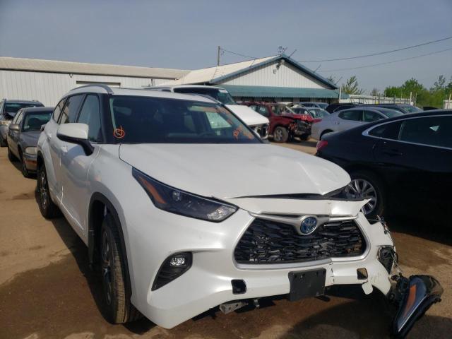 TOYOTA HIGHLANDER 2022 with VIN 5TDHBRCH8NS555768 - Photo from auction