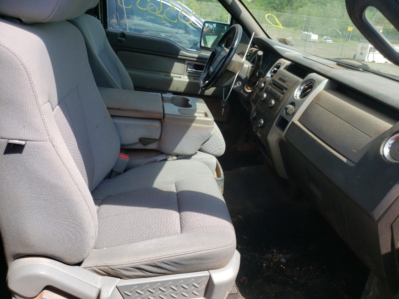 Photo 5 from auction – 2011 FORD F150 SUPER with VIN 1FTFX1EF2BFC03383
