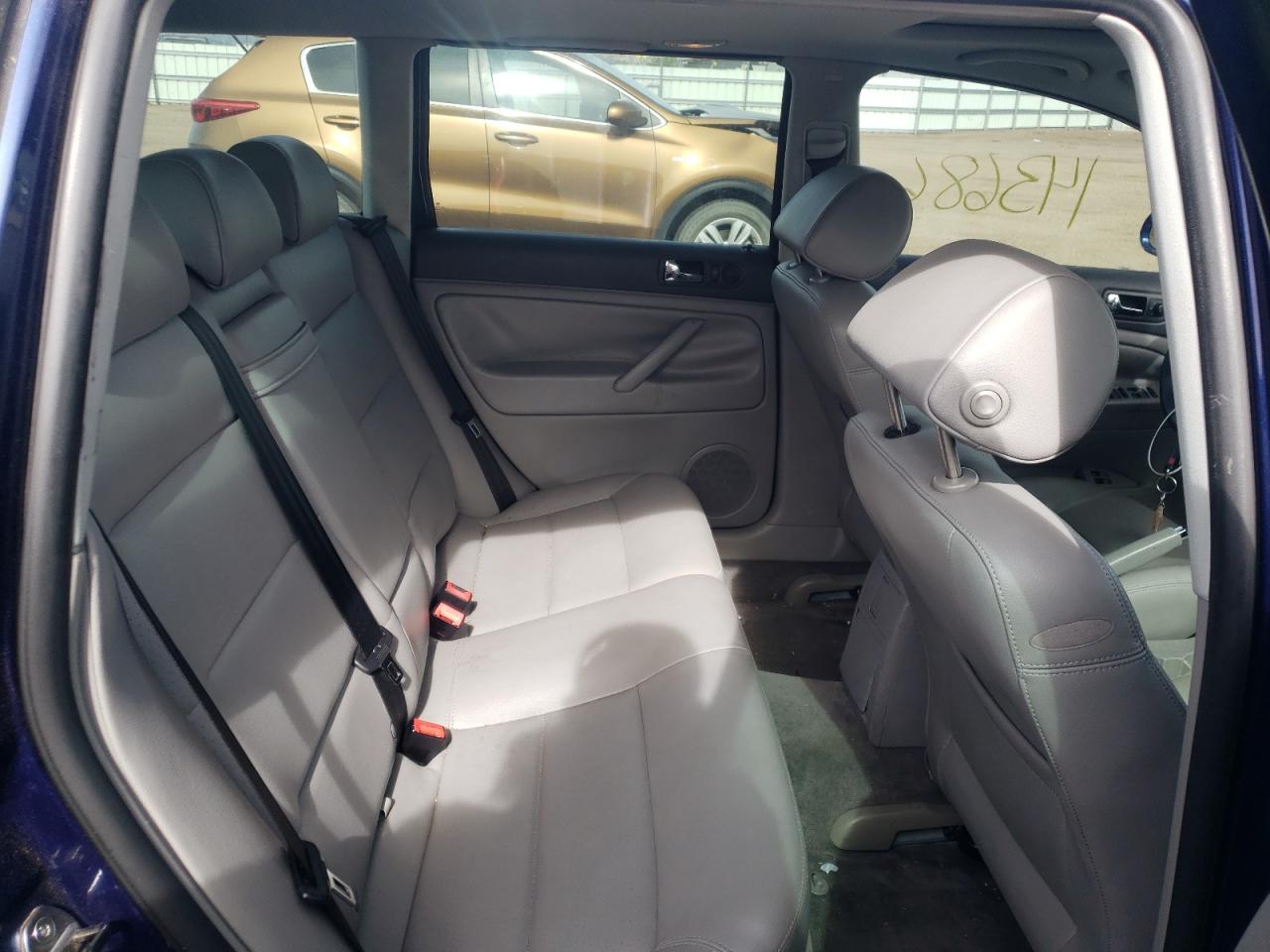 Photo 6 from auction – 2005 VOLKSWAGEN PASSAT GLS with VIN WVWCD63B05E138245