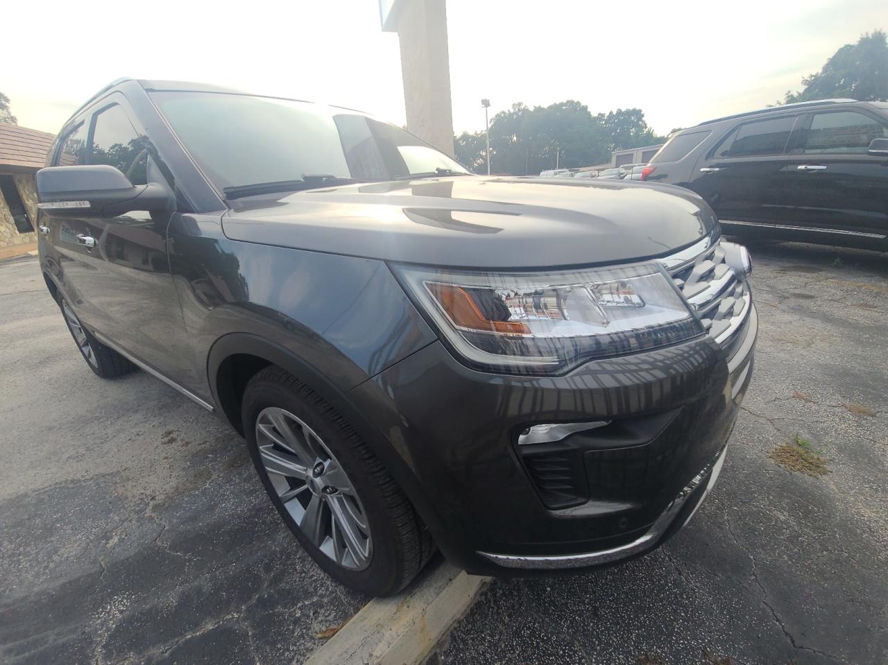 FORD EXPLORER L 2018 with VIN 1FM5K7F84JGB45875 - Photo from auction