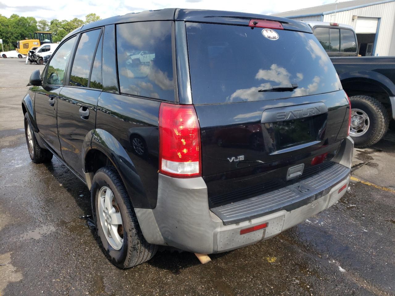 Photo 3 from auction – 2005 SATURN 4 DR with VIN 5GZCZ23D65S832224