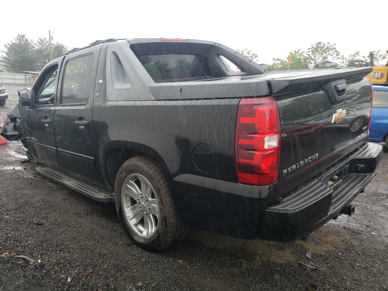 Photo 3 from auction – 2011 CHEVROLET AVALANCHE with VIN 3GNTKFE34BG360780
