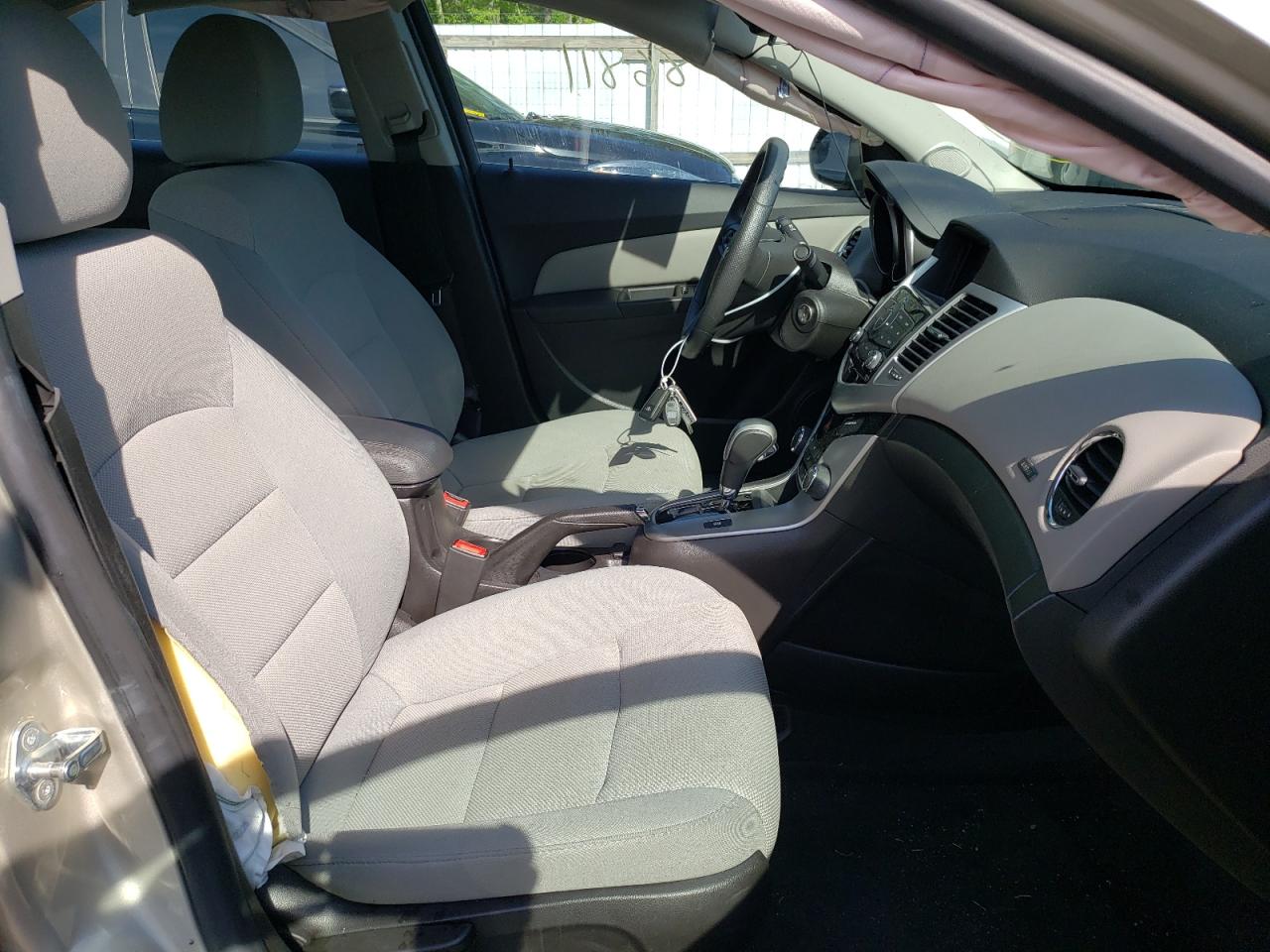 Photo 5 from auction – 2015 CHEVROLET CRUZE LT with VIN 1G1PC5SB3F7238323