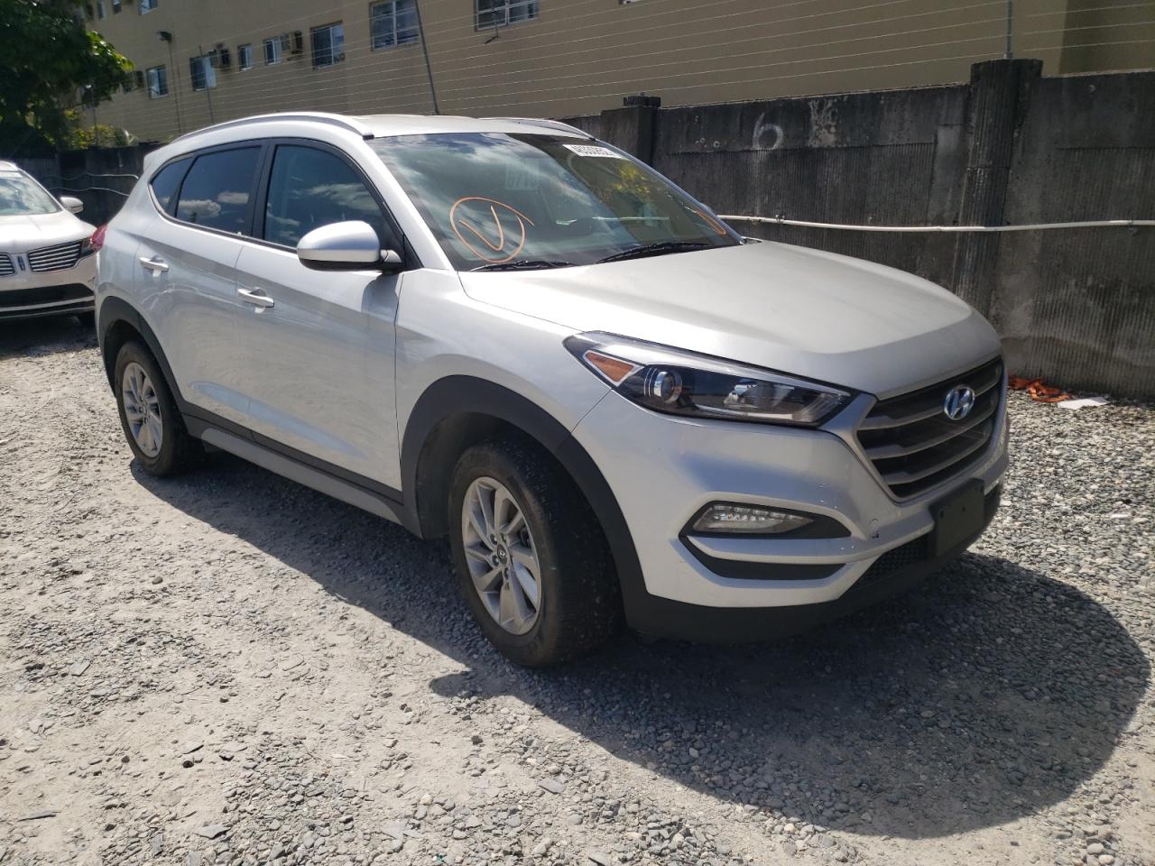 HYUNDAI TUCSON SEL 2018 with VIN KM8J3CA43JU769600 - Photo from auction