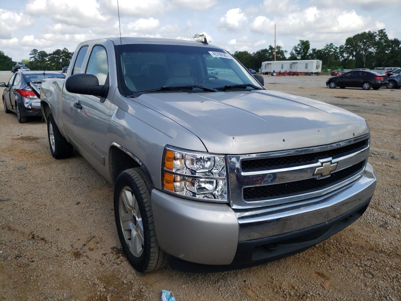 CHEVROLET SILVRDO LT 2008 with VIN 1GCEC19J88Z255369 - Photo from auction