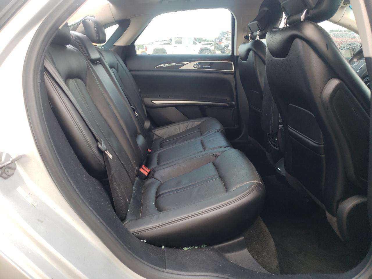 Photo 6 from auction – 2016 LINCOLN MKZ with VIN 3LN6L2GK7GR633573