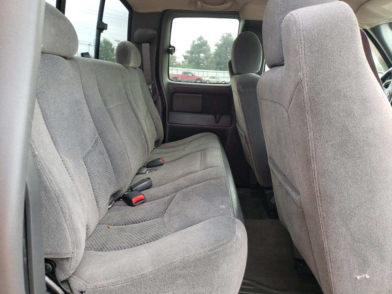 Photo 6 from auction – 2005 CHEVROLET SILVERADO with VIN 1GCEK19Z95Z270399