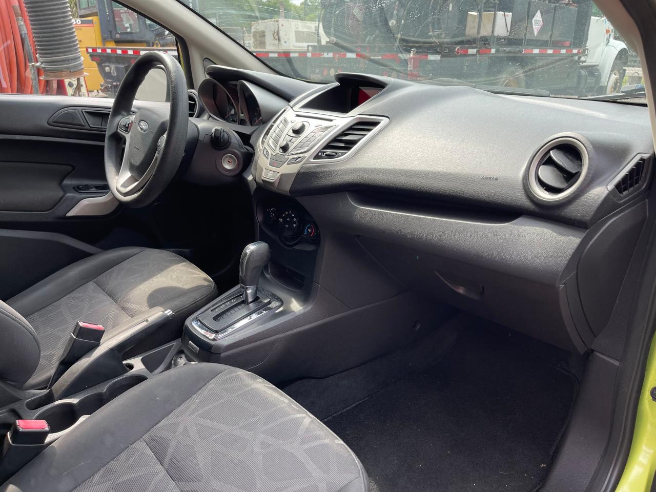 Photo 6 from auction – 2011 FORD FIESTA SE with VIN 3FADP4EJ2BM223247