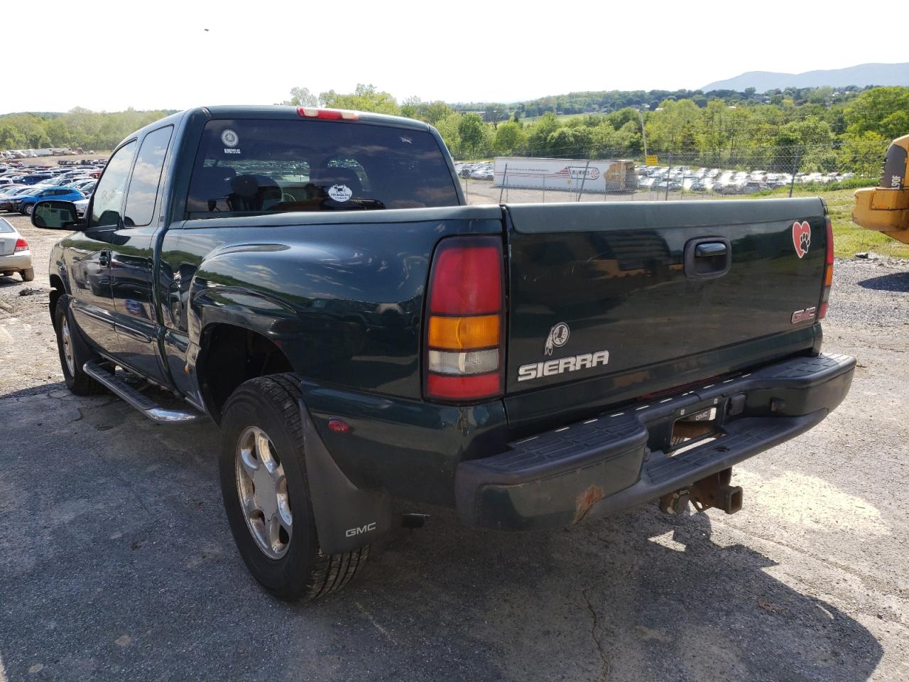 Photo 3 from auction – 2004 GMC SIERRA K15 with VIN 2GTFK69U141233456