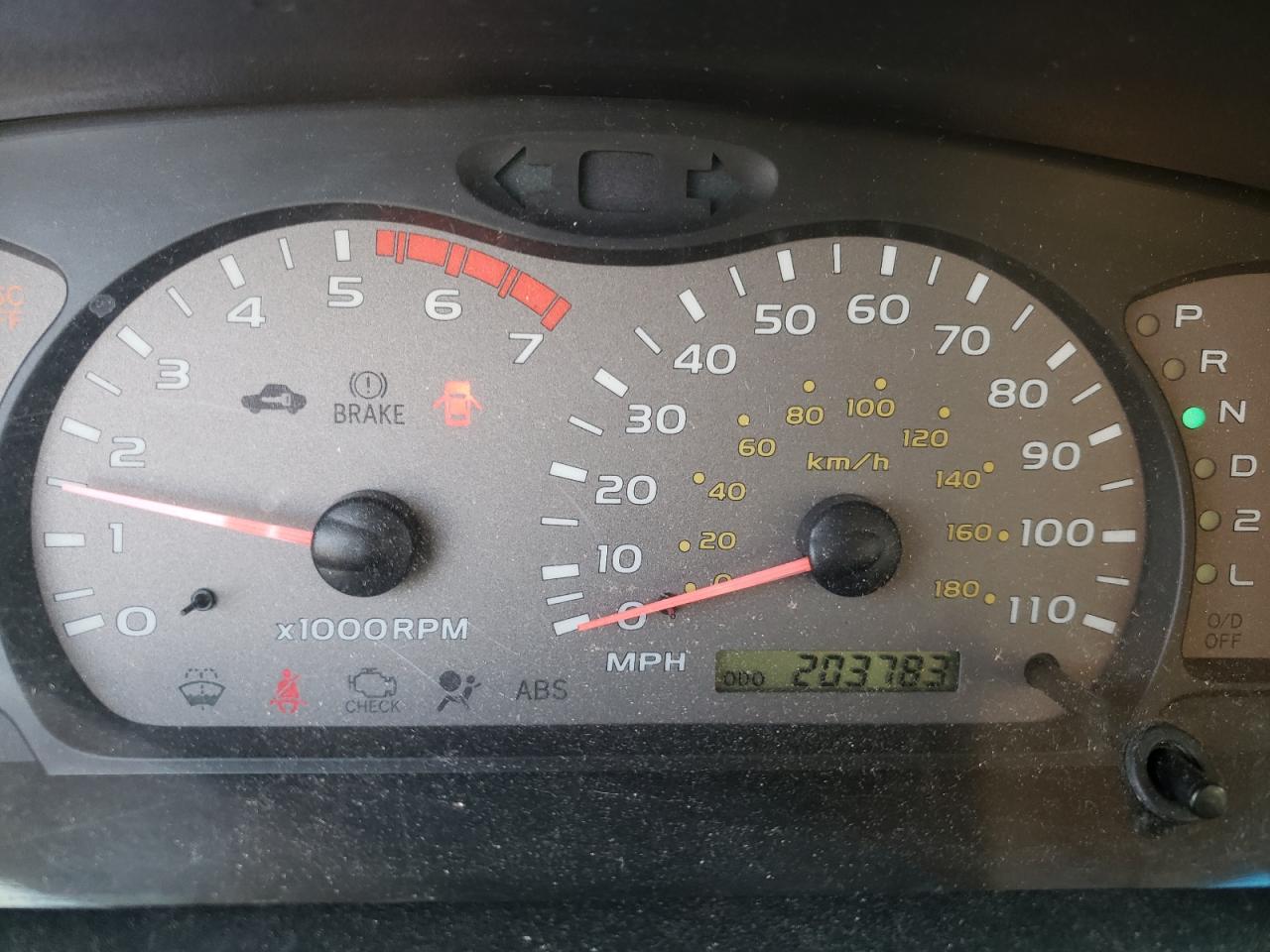 Photo 8 from auction – 2004 TOYOTA SEQUOIA LI with VIN 5TDBT48A14S220433