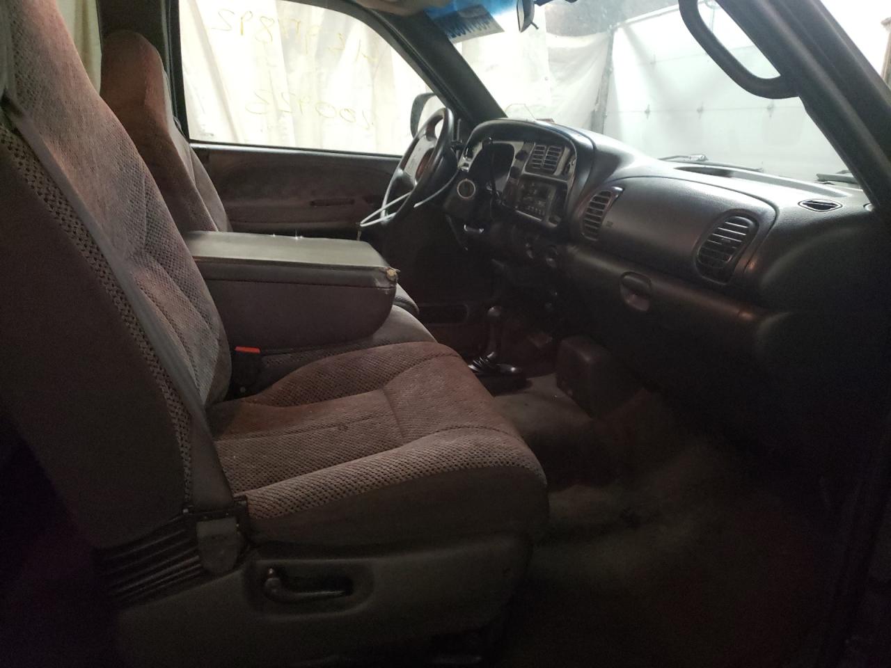 Photo 5 from auction – 1999 DODGE RAM 1500 with VIN 3B7HF13Y2XM570601