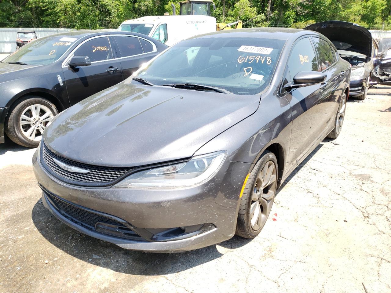 Photo 2 from auction – 2015 CHRYSLER 200 S with VIN 1C3CCCBG3FN615948